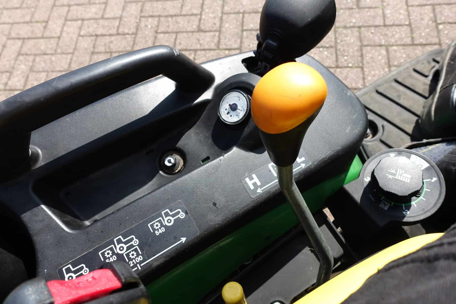 John Deere 1026R 4wd HST - Afbeelding 17