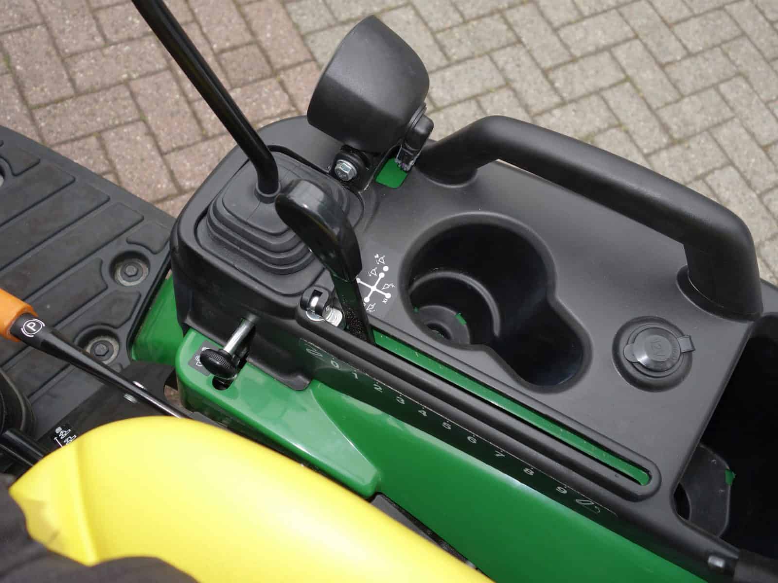 John Deere 1026R 4wd HST - Afbeelding 18