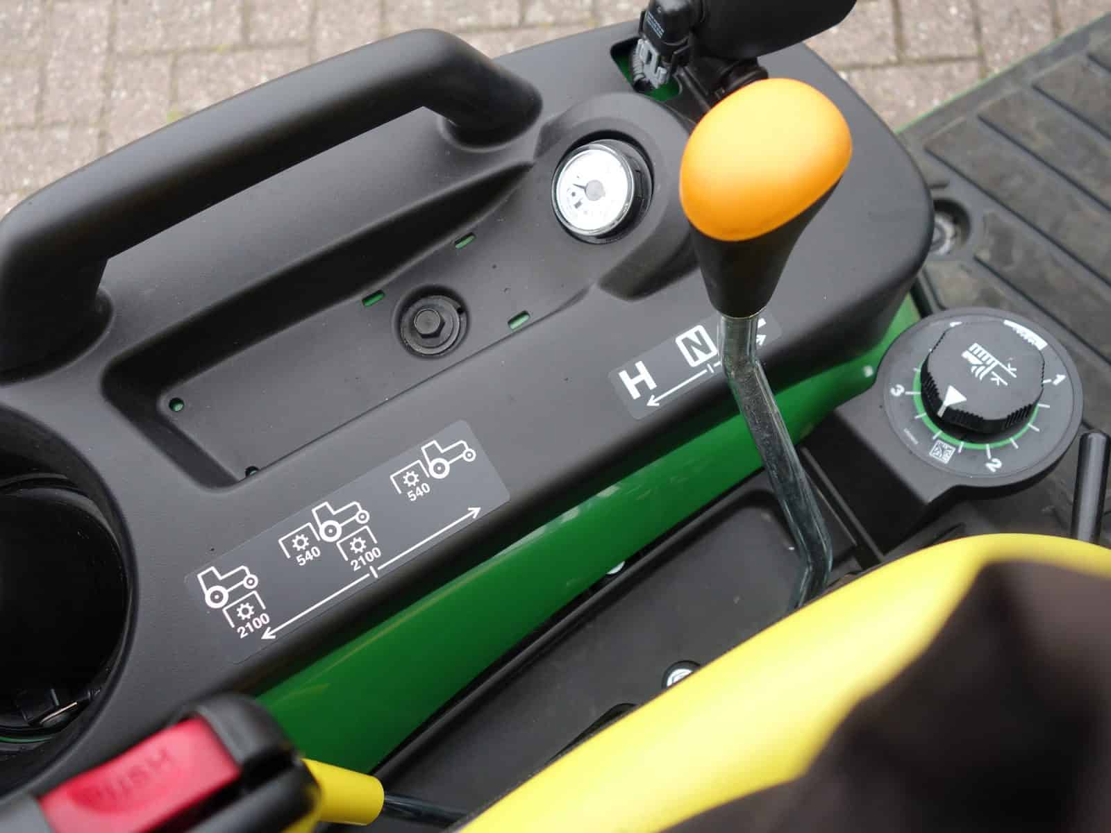 John Deere 1026R 4wd HST - Afbeelding 19