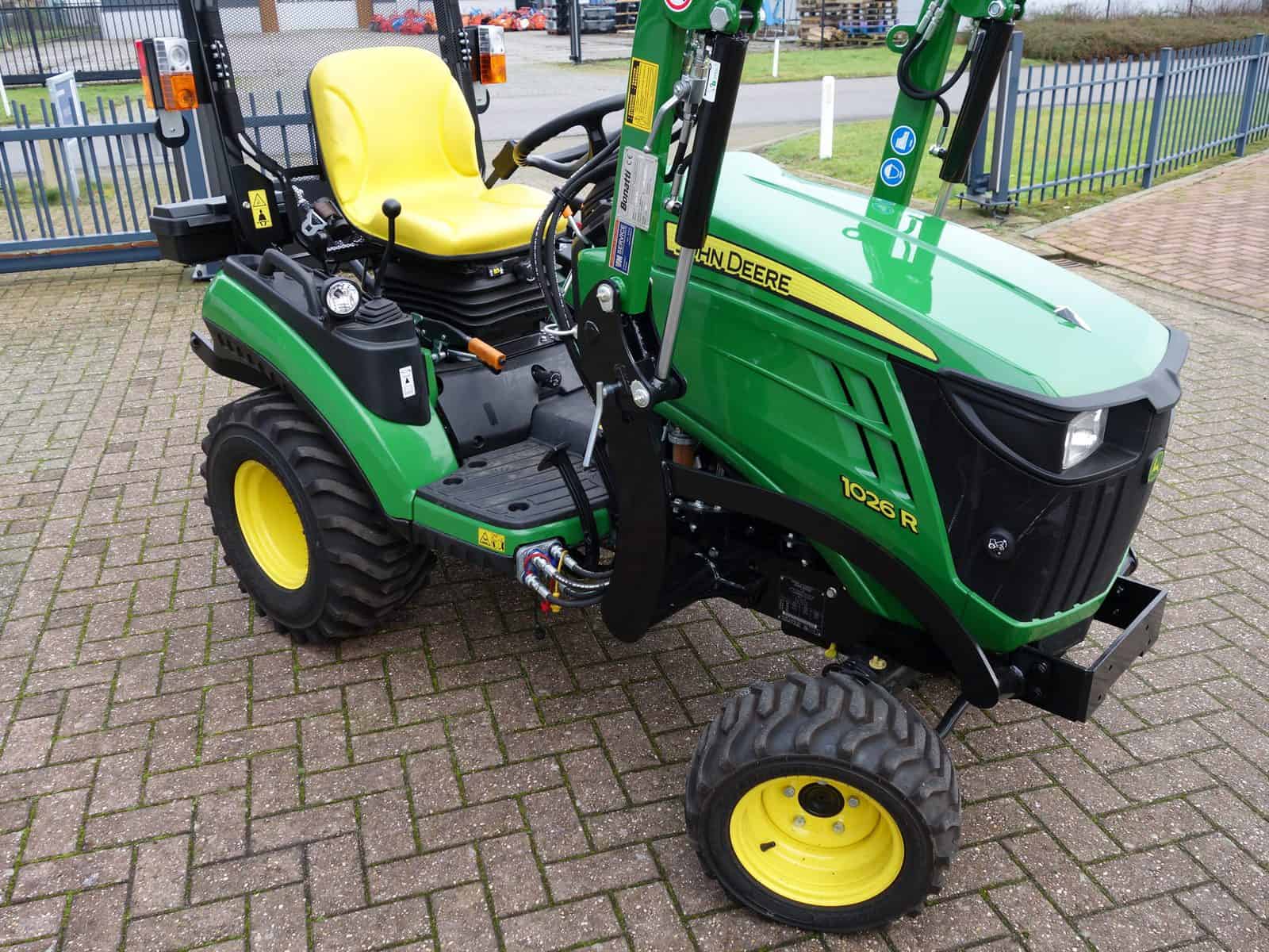 John Deere 1026R 4wd HST - Afbeelding 2