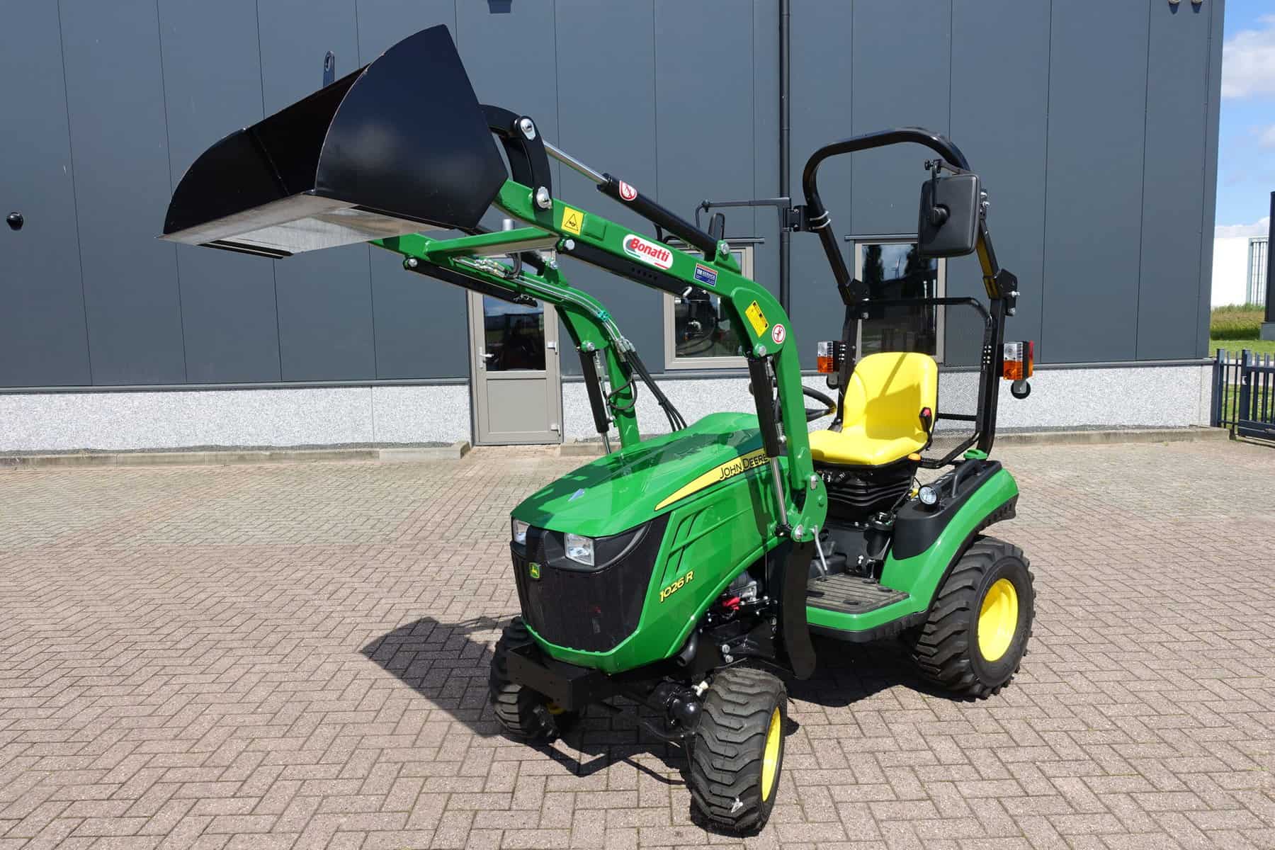 John Deere 1026R 4wd HST - Afbeelding 3