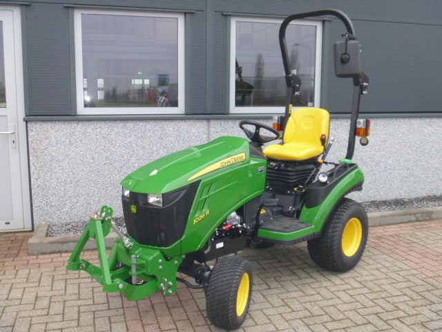 John Deere 1026R