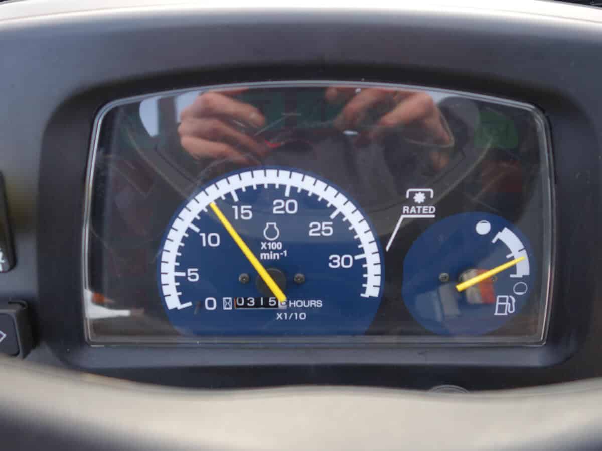 John Deere 2320 4wd HST - Afbeelding 12