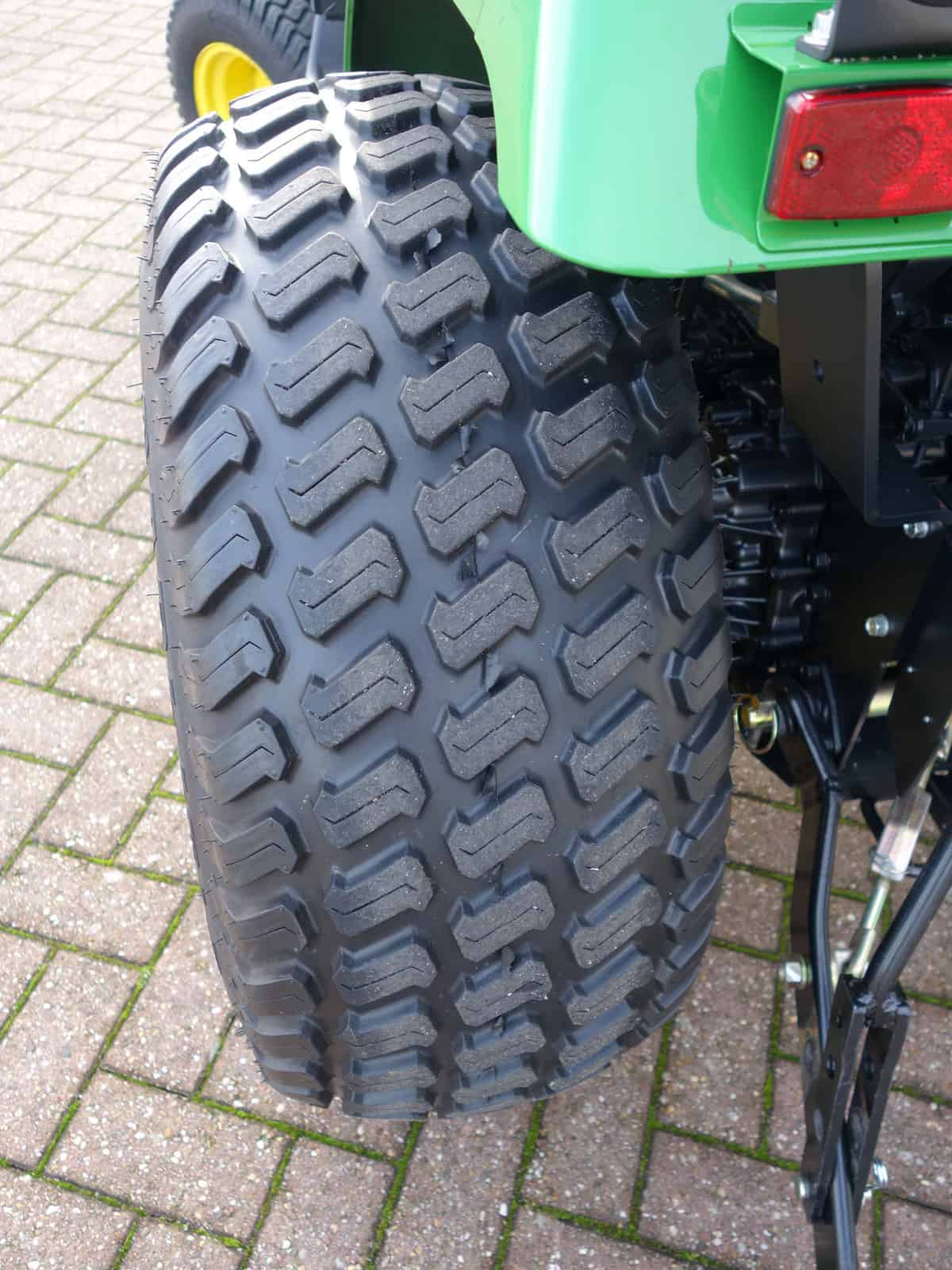 John Deere 2320 4wd HST - Afbeelding 24