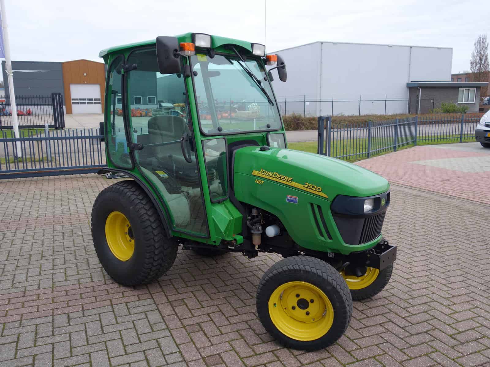 John Deere 2520 4wd HST - Afbeelding 2
