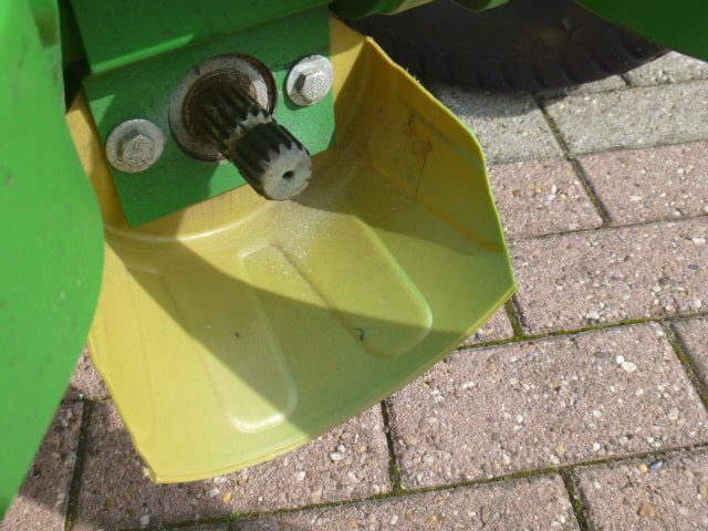 John Deere 2025R 4wd HST - Afbeelding 24