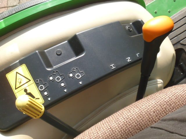 John Deere 2025R 4wd HST - Afbeelding 17