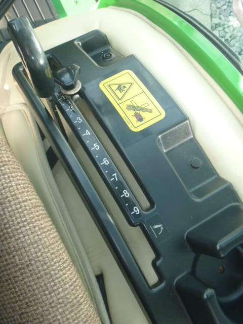 John Deere 2025R 4wd HST - Afbeelding 17