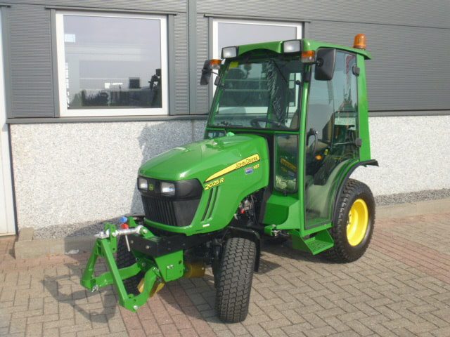 John Deere 2025R 4wd HST