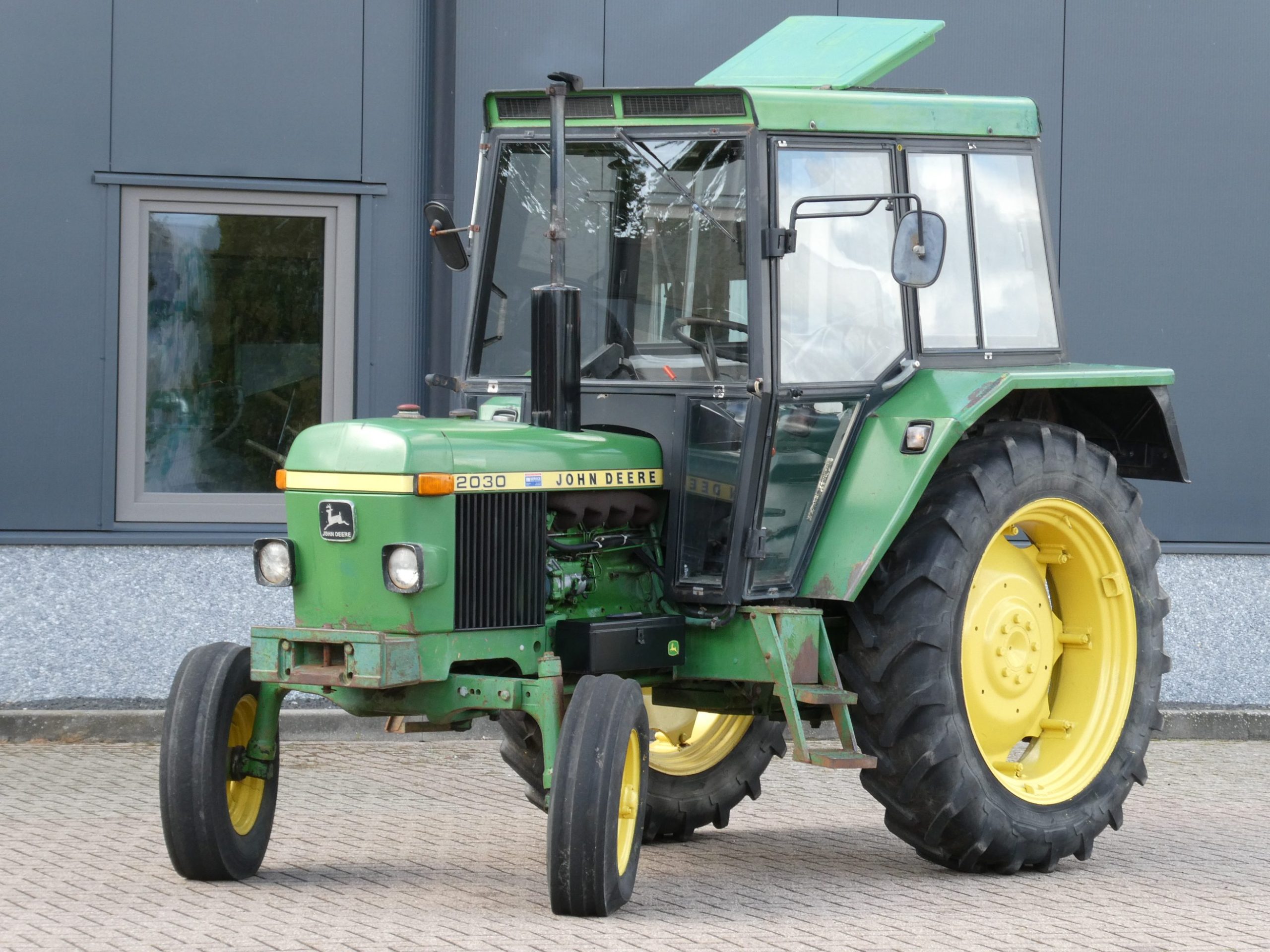 John Deere 2030 2wd