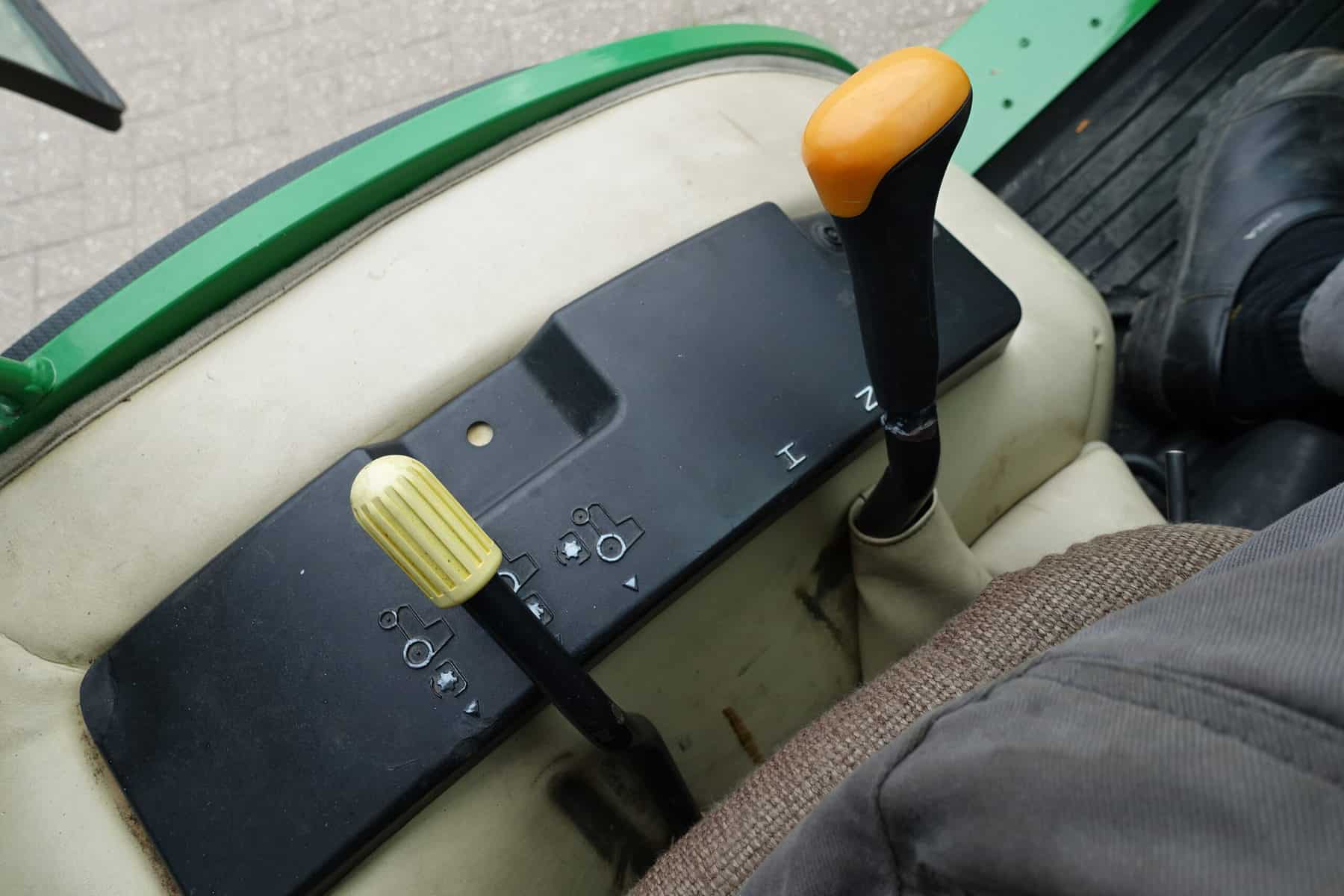 John Deere 2032R 4wd HST - Afbeelding 17