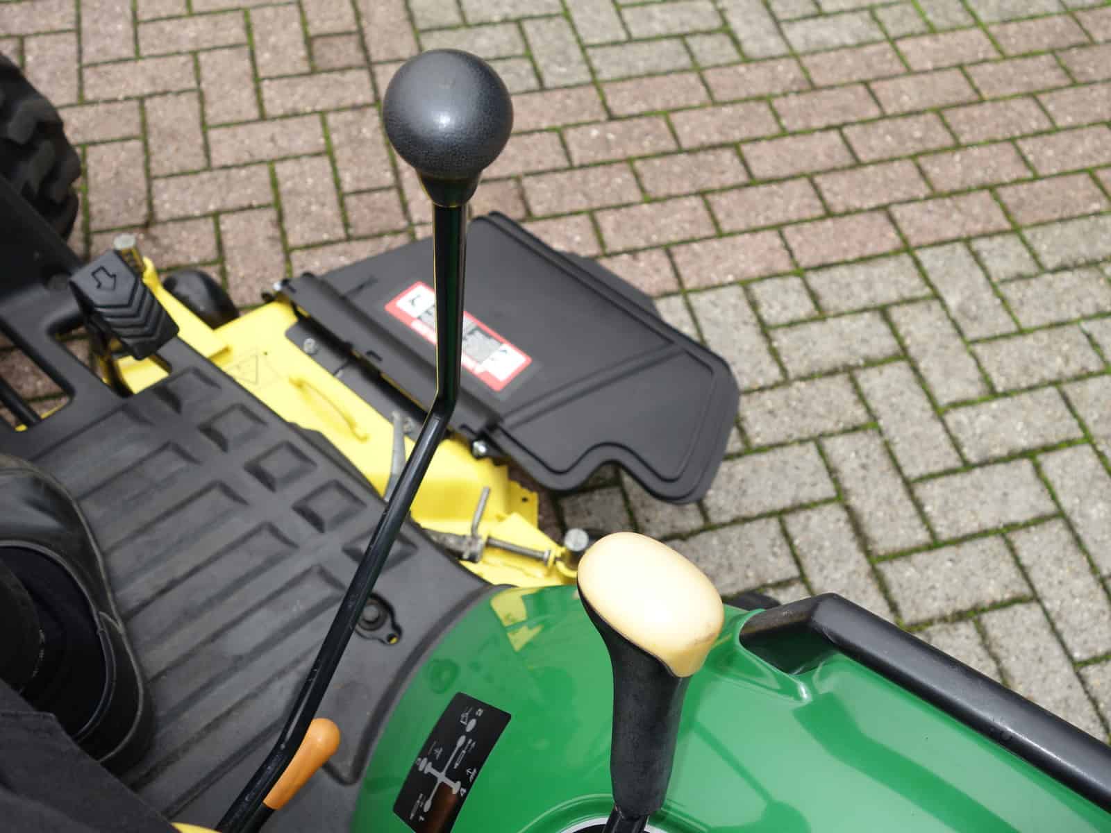 John Deere 2305 4wd HST - Afbeelding 14