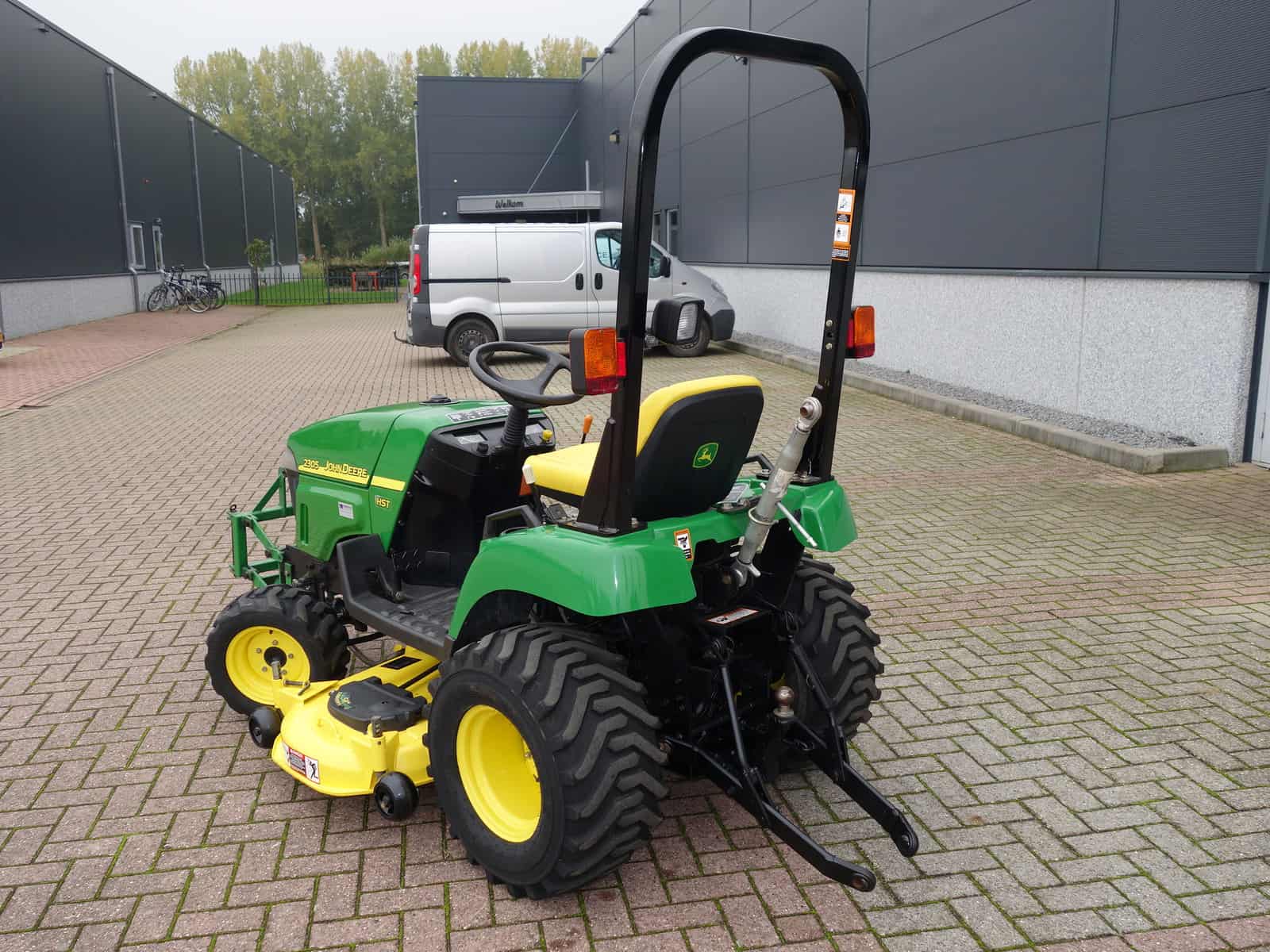 John Deere 2305 4wd HST - Afbeelding 16