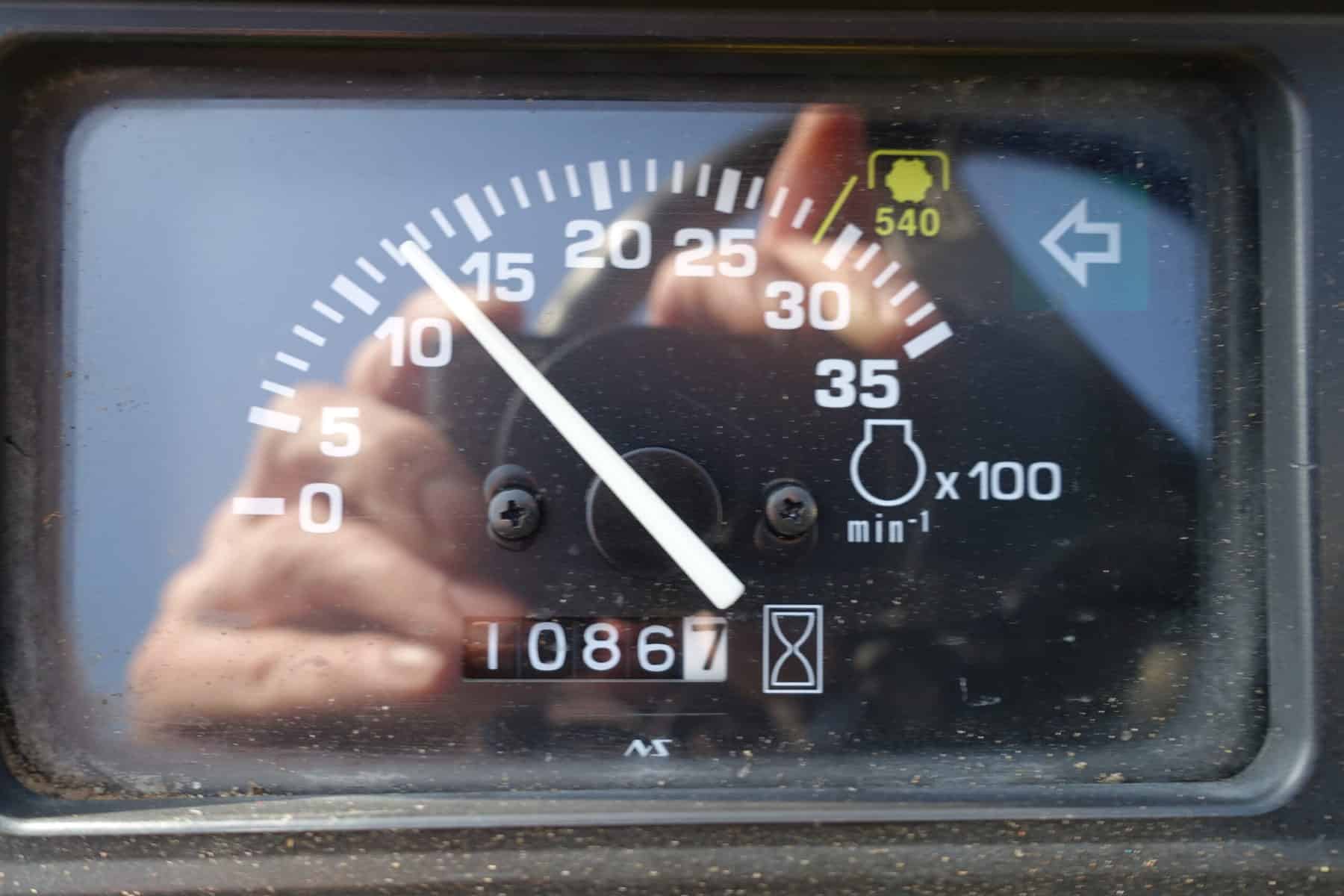 John Deere 2305 4wd HST - Afbeelding 12