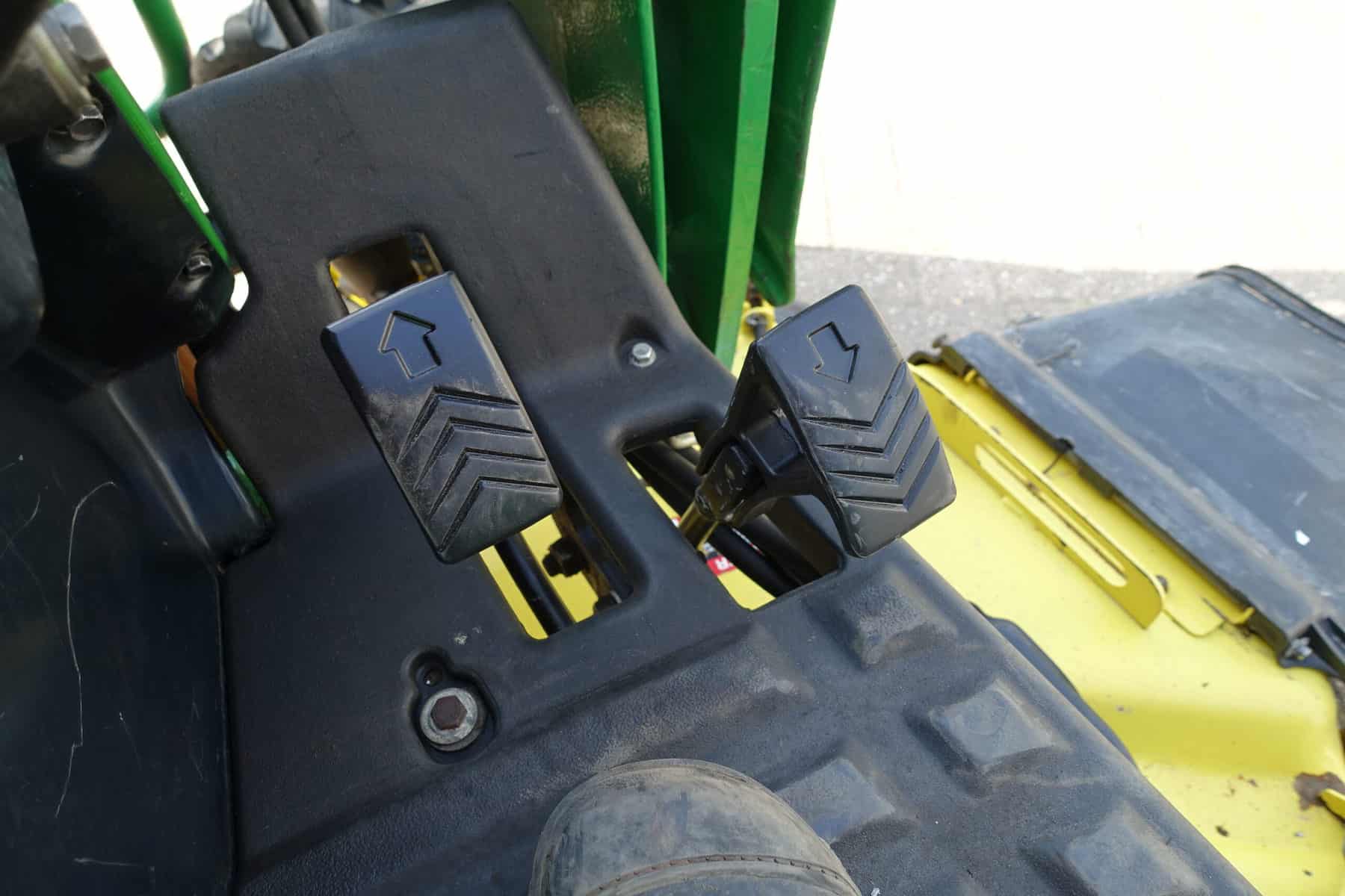 John Deere 2305 4wd HST - Afbeelding 14