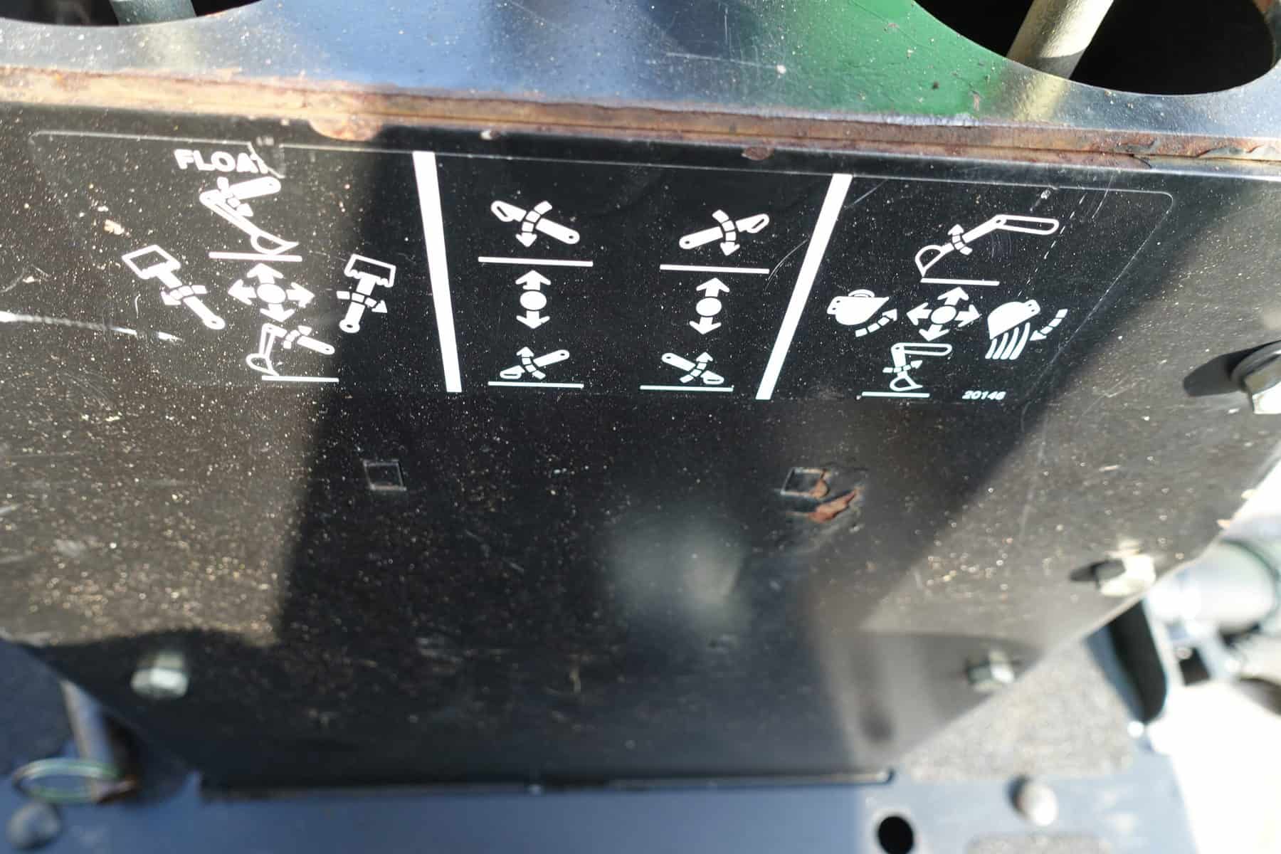 John Deere 2305 4wd HST - Afbeelding 25