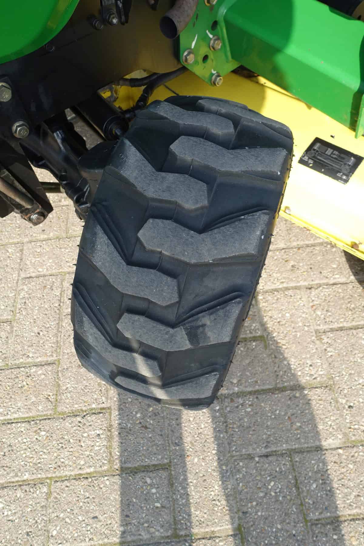 John Deere 2305 4wd HST - Afbeelding 27