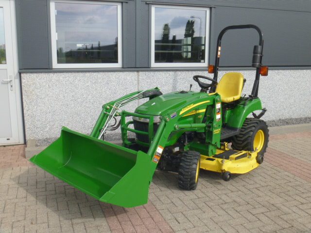 John Deere 2305 4wd HST