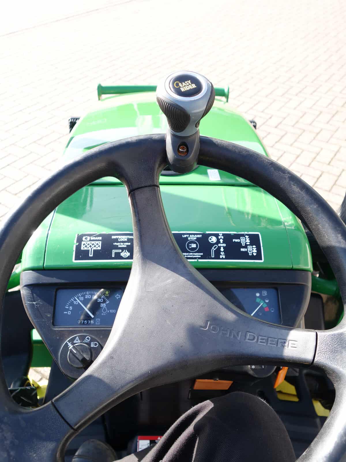 John Deere 2305 4wd HST - Afbeelding 10