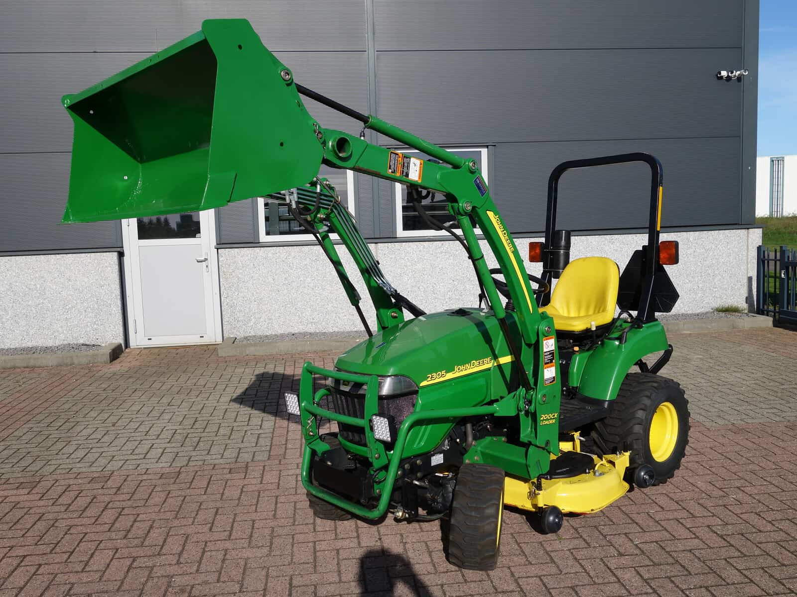 John Deere 2305 4wd HST - Afbeelding 3
