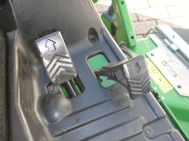 John Deere 2320 4wd HST - Afbeelding 17