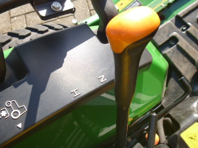 John Deere 2320 4wd HST - Afbeelding 18