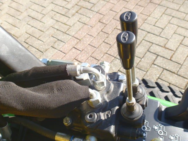 John Deere 2320 4wd HST - Afbeelding 19