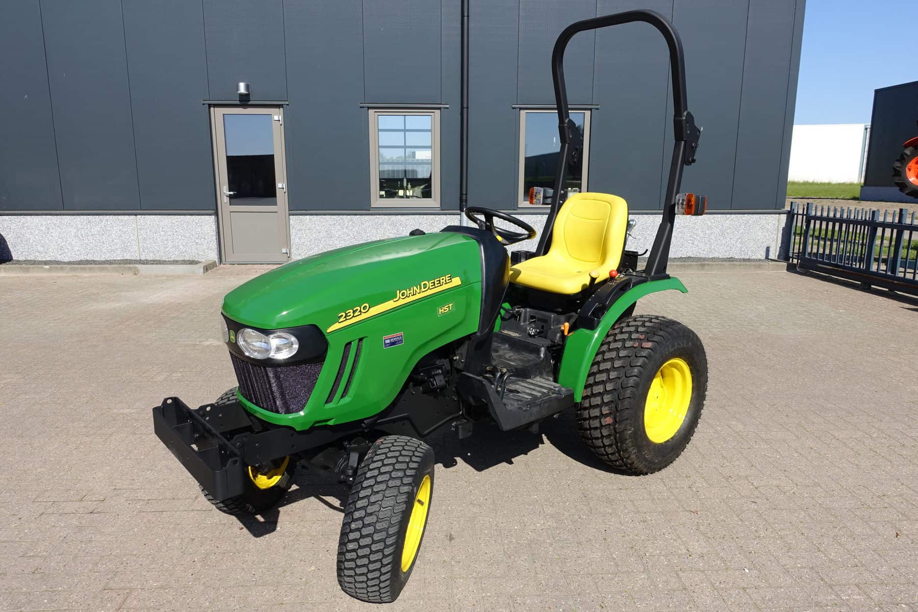 John Deere 2320 4wd HST - Afbeelding 3