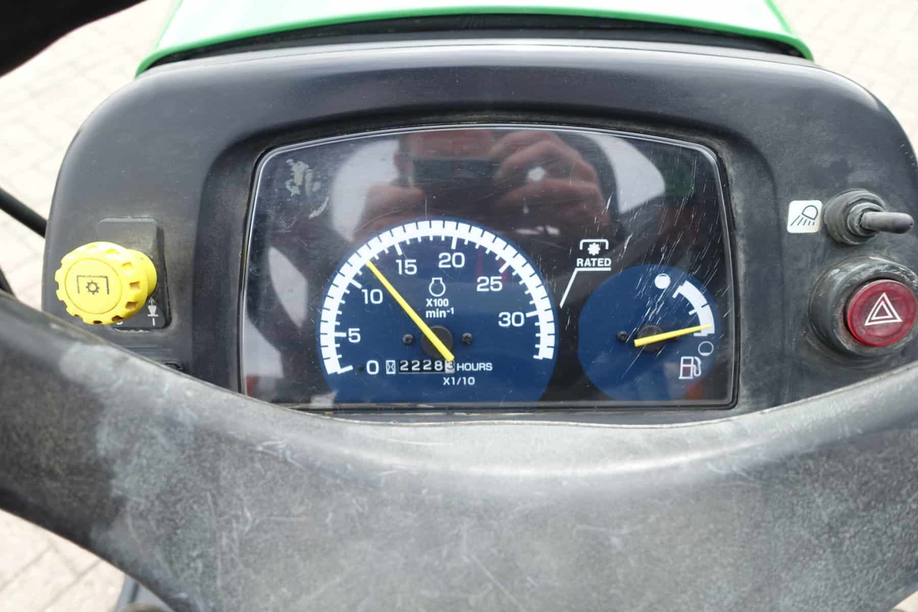 John Deere 2320 4wd HST - Afbeelding 10