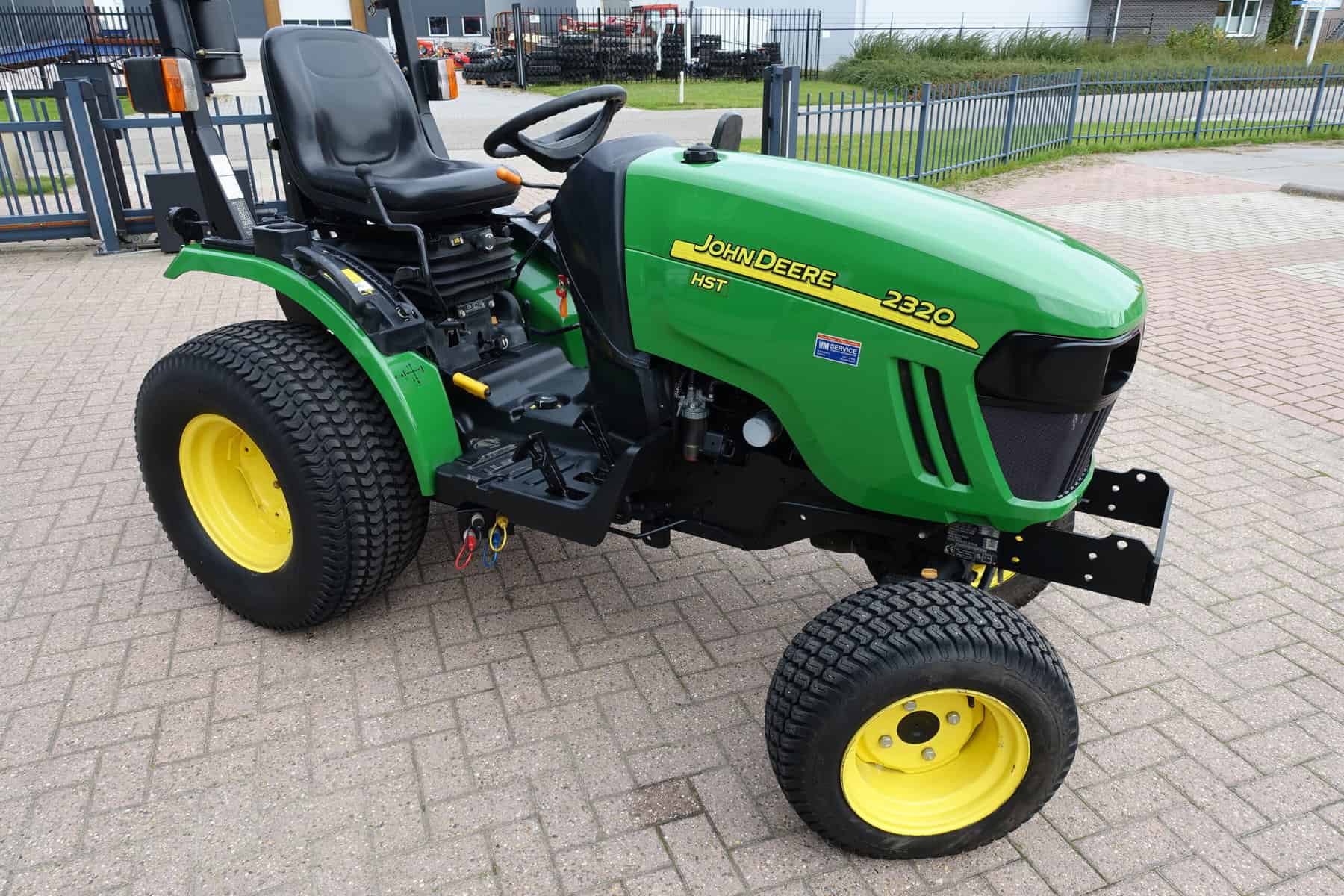 John Deere 2320 4wd HST - Afbeelding 2