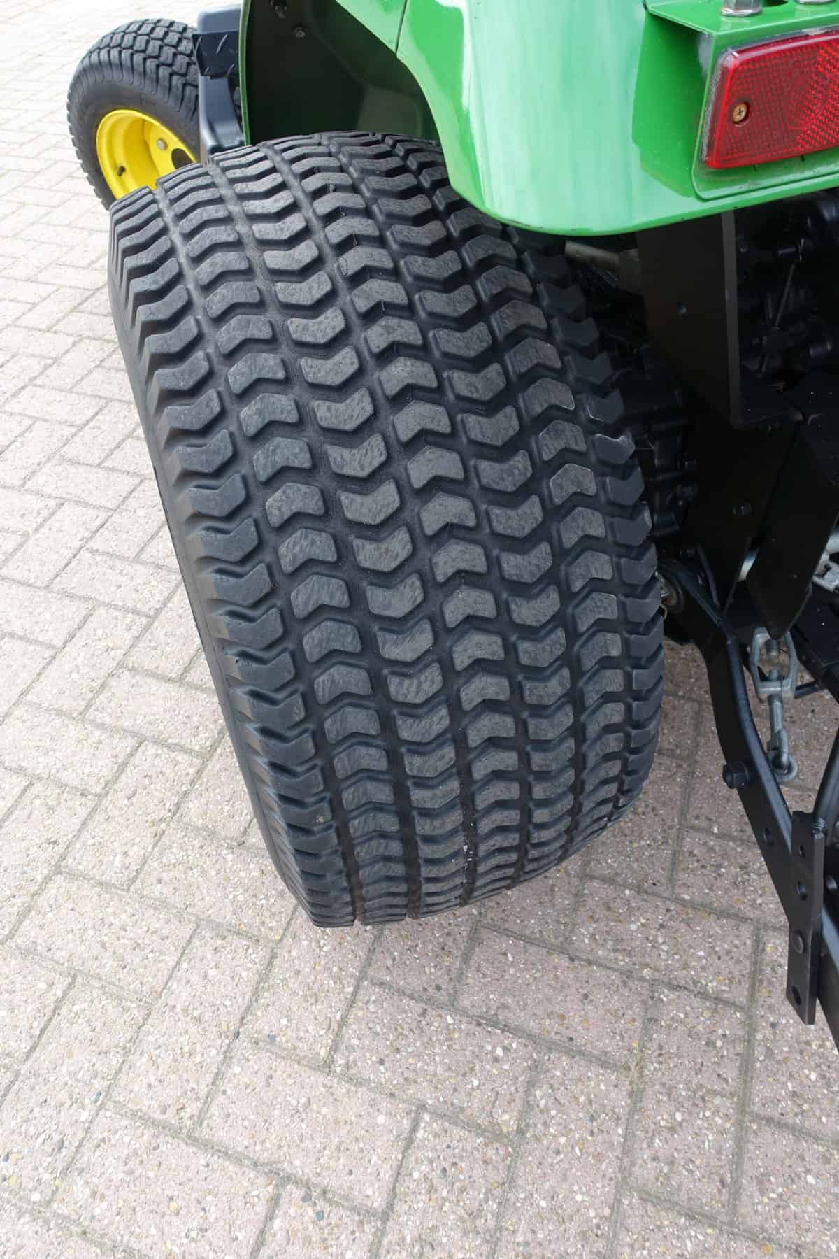 John Deere 2320 4wd HST - Afbeelding 22