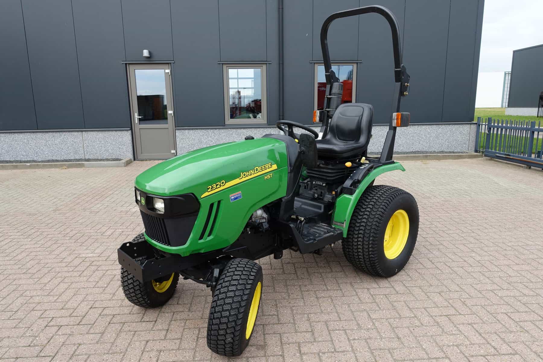 John Deere 2320 4wd HST - Afbeelding 3