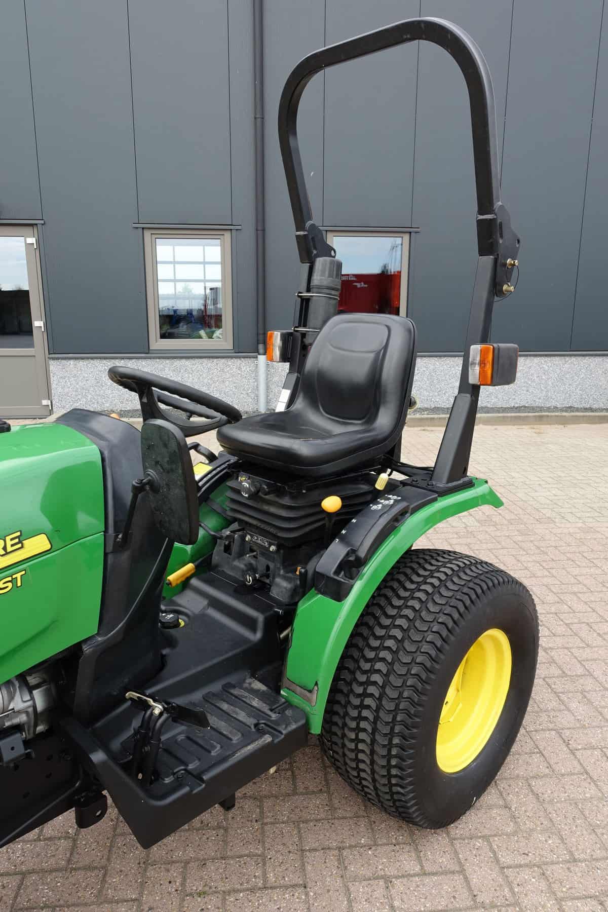 John Deere 2320 4wd HST - Afbeelding 9