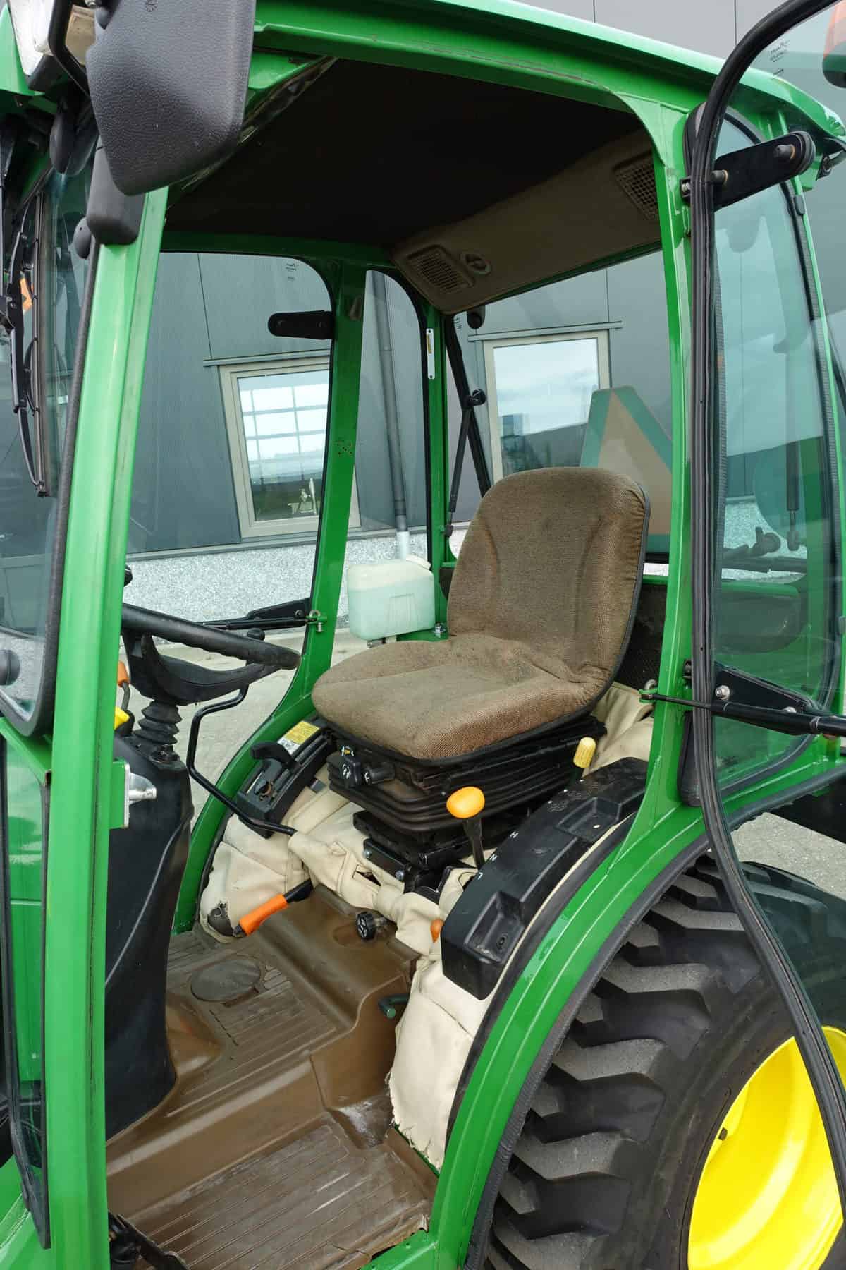 John Deere 2320 4wd HST - Afbeelding 11