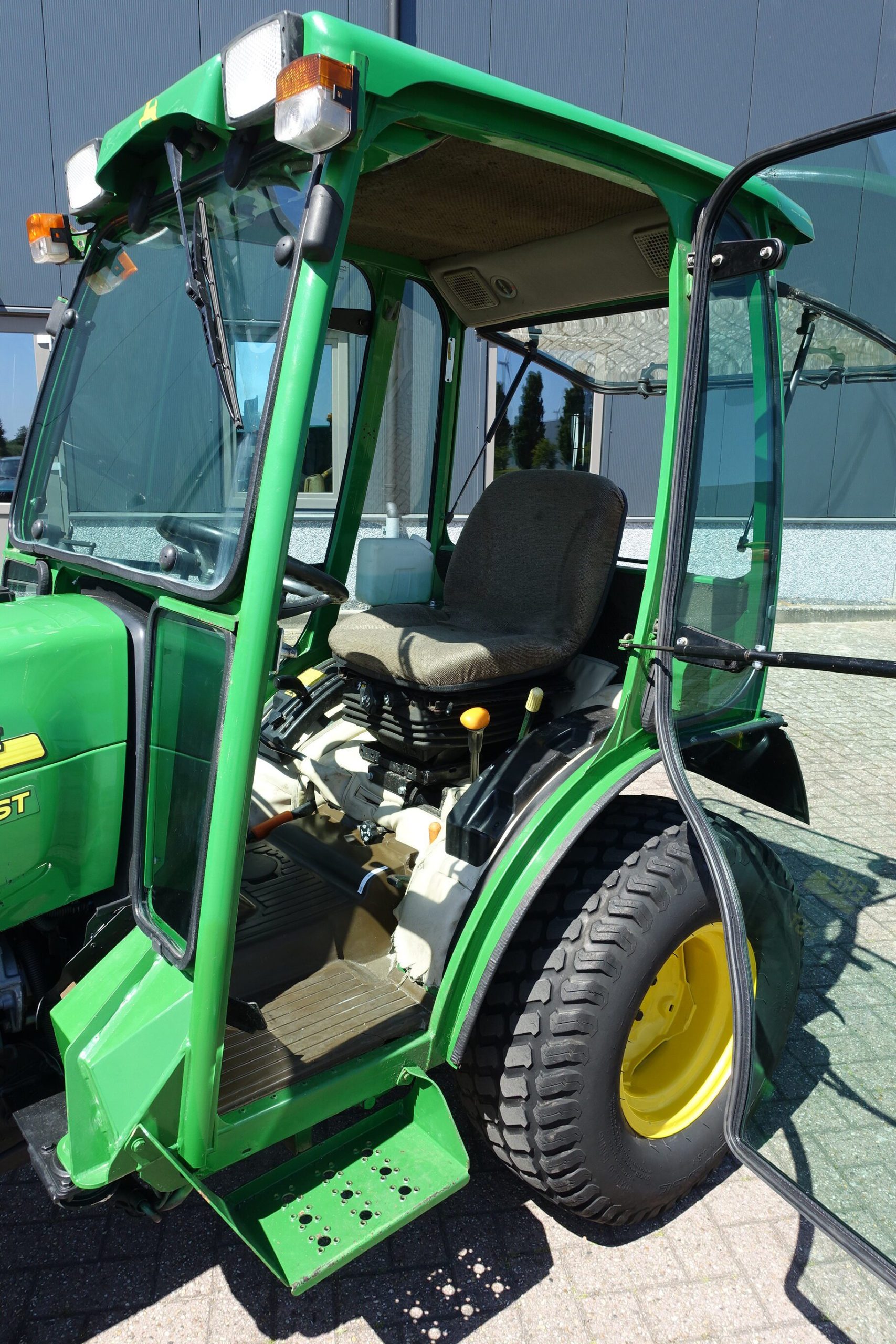 John Deere 2320 4wd HST - Afbeelding 12