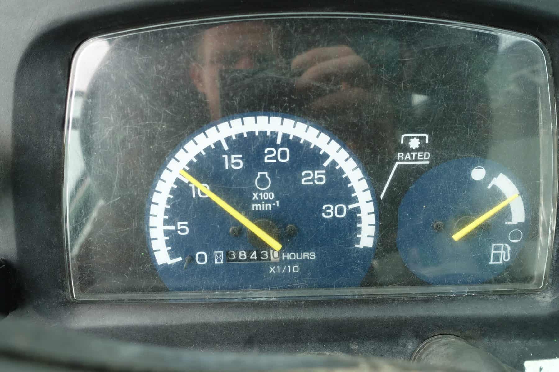 John Deere 2320 4wd HST - Afbeelding 12