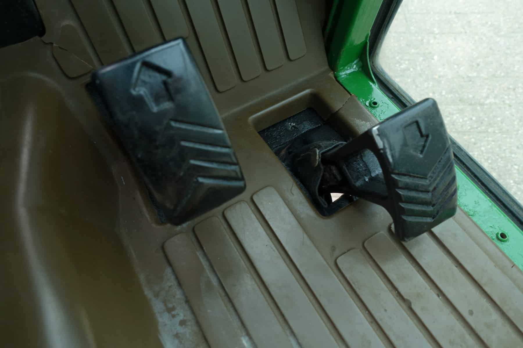 John Deere 2320 4wd HST - Afbeelding 13