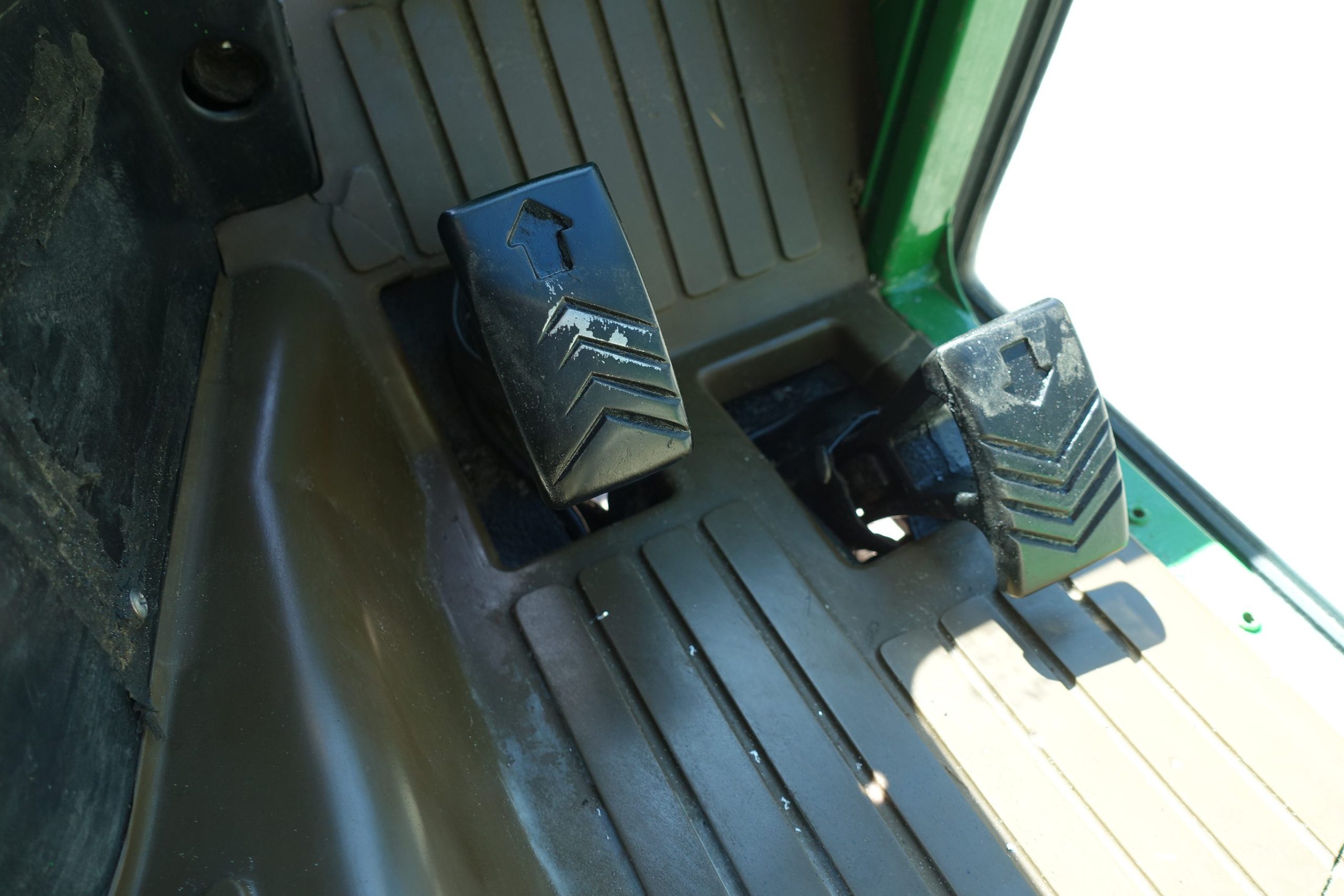 John Deere 2320 4wd HST - Afbeelding 14