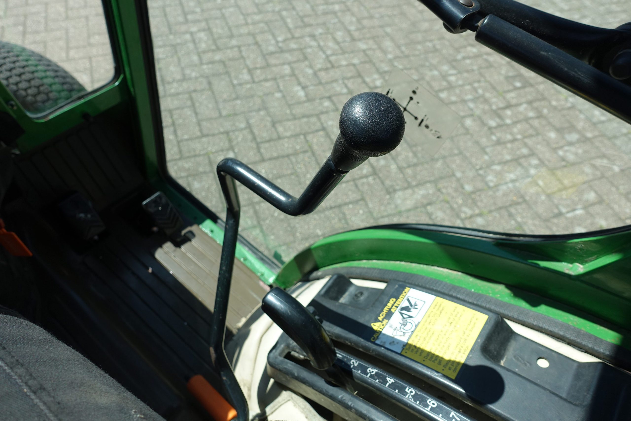 John Deere 2320 4wd HST - Afbeelding 15