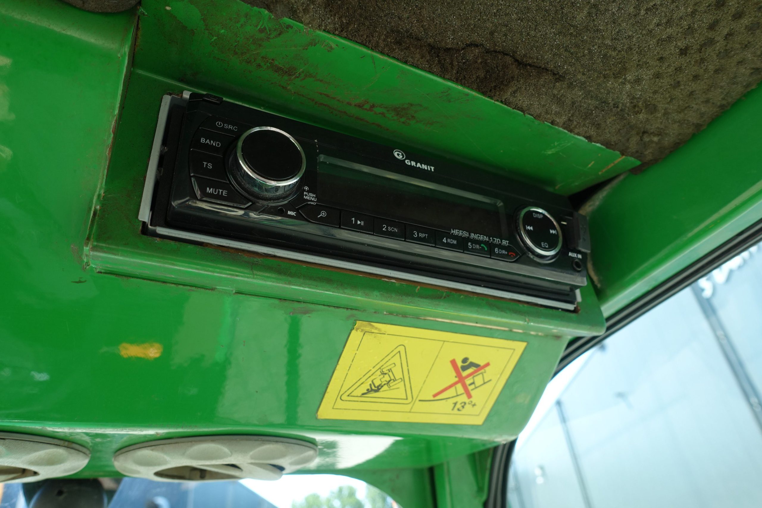 John Deere 2320 4wd HST - Afbeelding 17