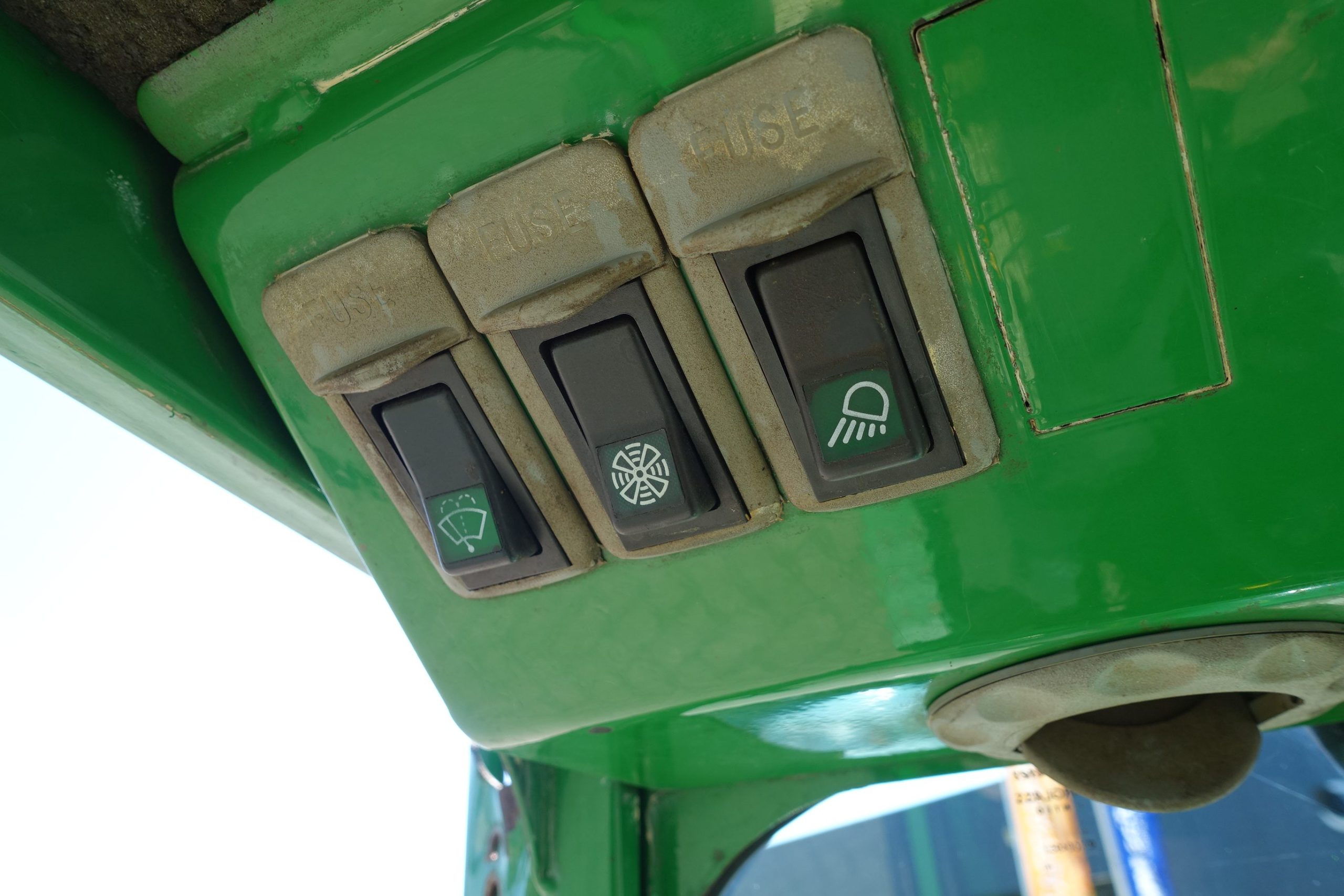 John Deere 2320 4wd HST - Afbeelding 18