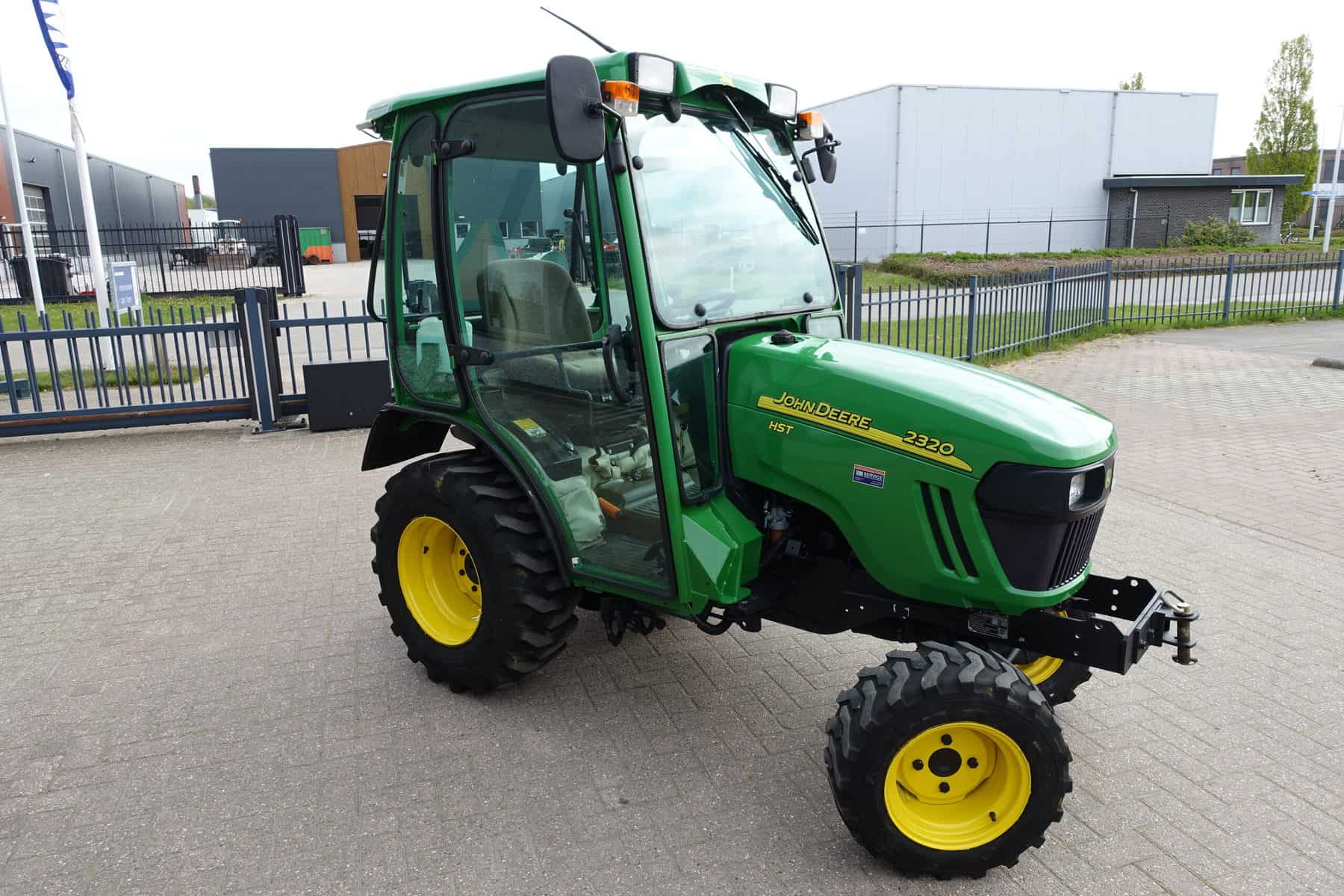 John Deere 2320 4wd HST - Afbeelding 2
