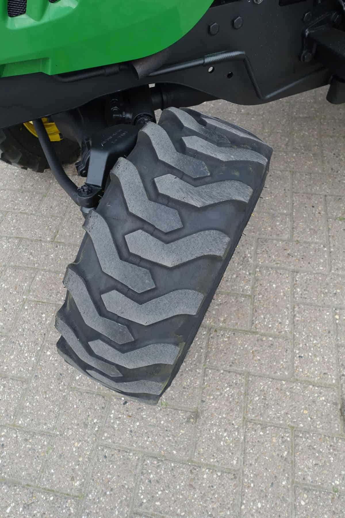 John Deere 2320 4wd HST - Afbeelding 24