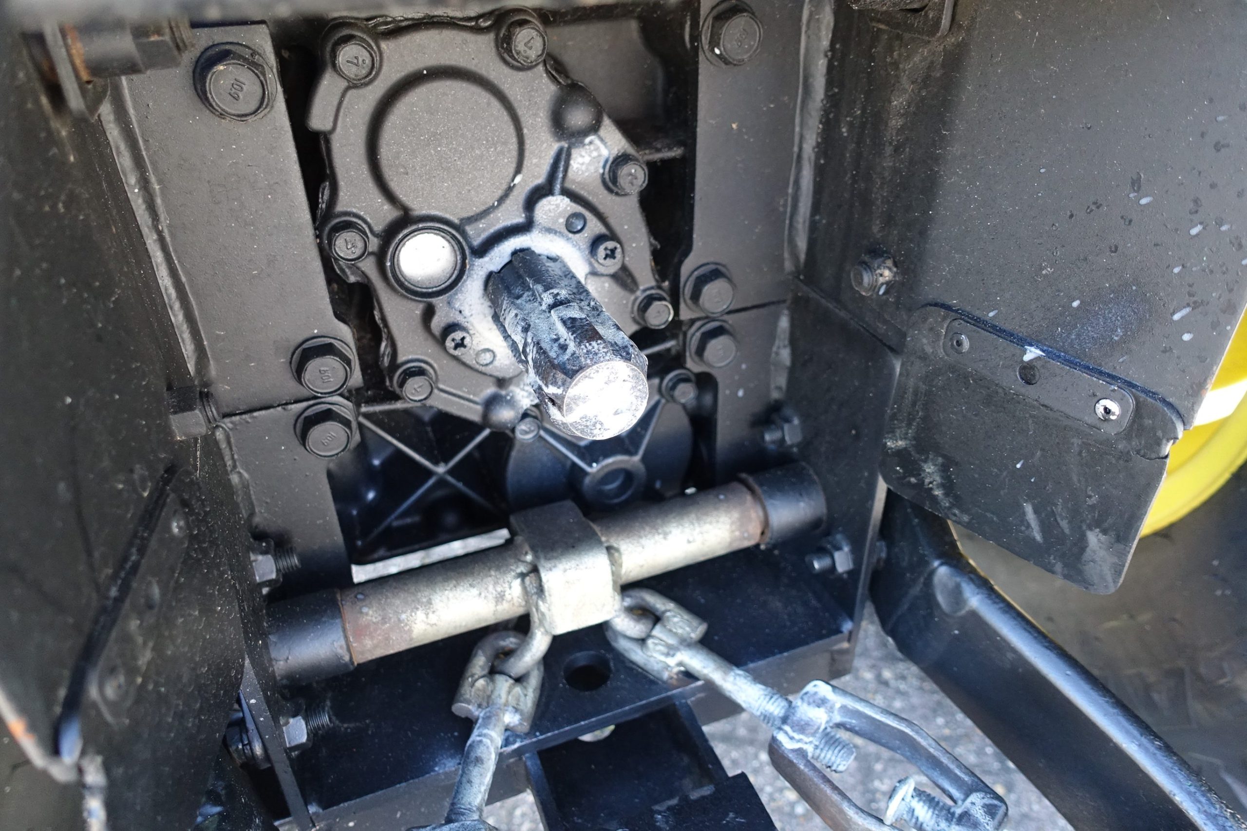 John Deere 2320 4wd HST - Afbeelding 24