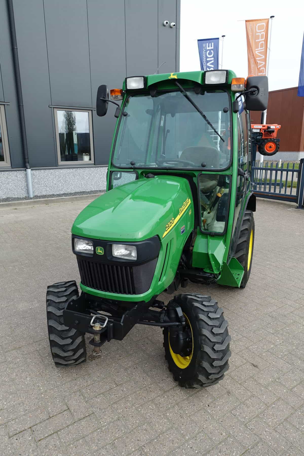 John Deere 2320 4wd HST - Afbeelding 4
