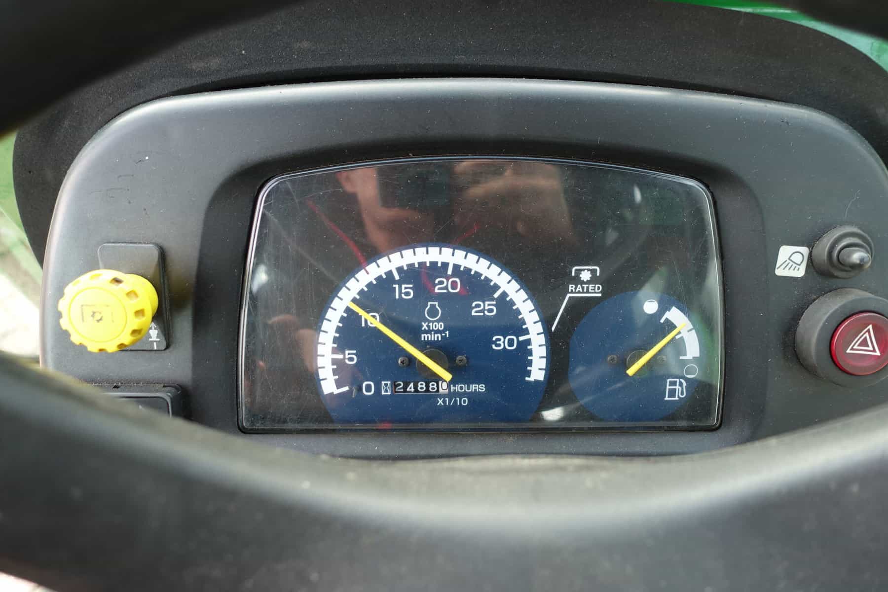 John Deere 2320 4wd HST - Afbeelding 13