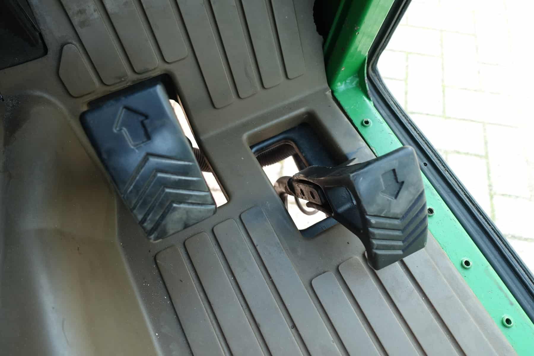 John Deere 2320 4wd HST - Afbeelding 15