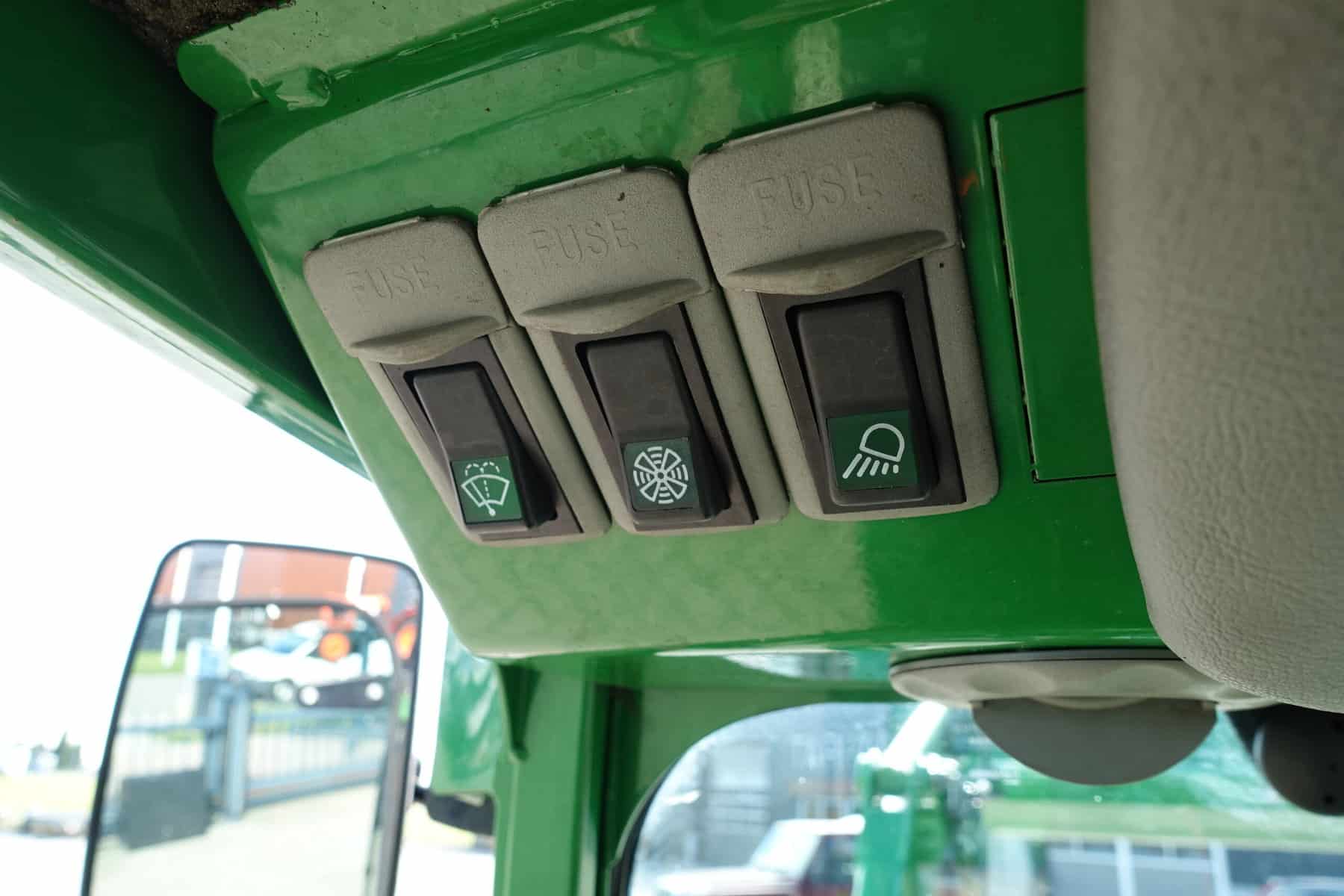 John Deere 2320 4wd HST - Afbeelding 15