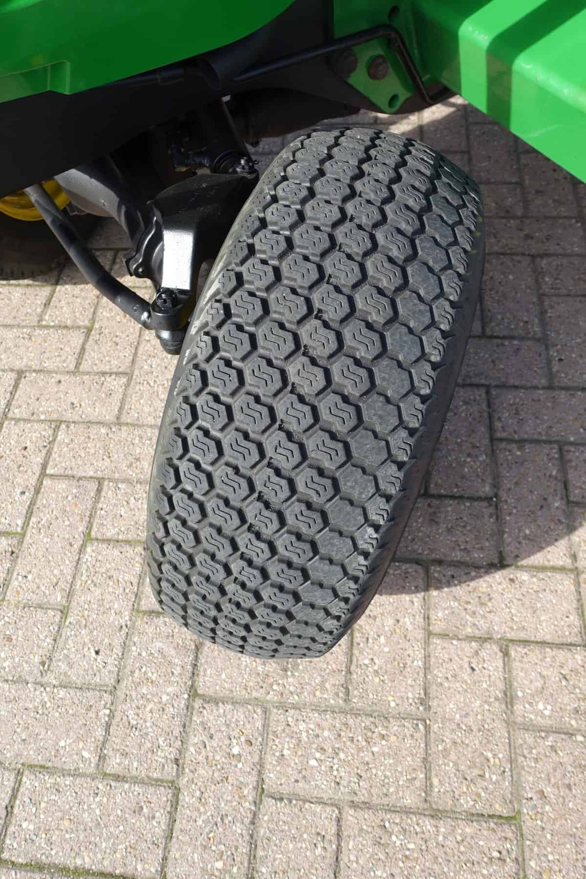 John Deere 2320 4wd HST - Afbeelding 24