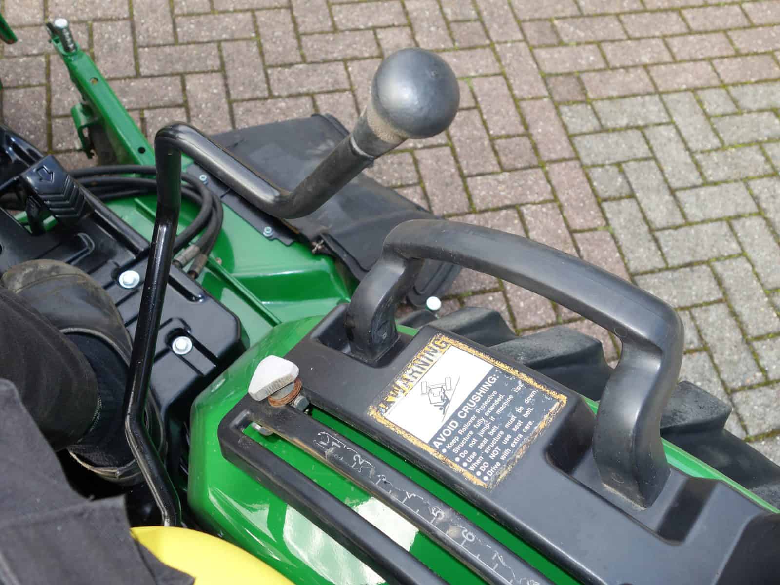 John Deere 2320 4wd HST - Afbeelding 11